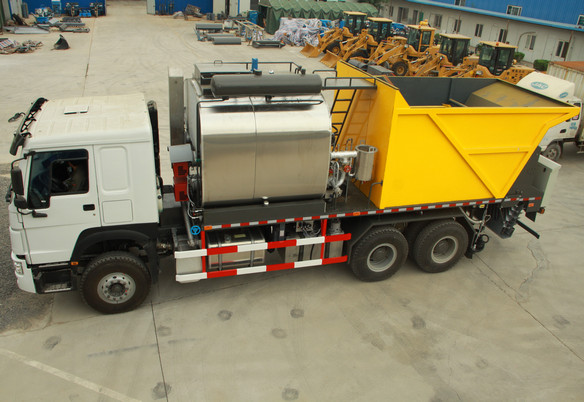 新疆同步碎石封層車價格 新疆同步碎石封層車價格