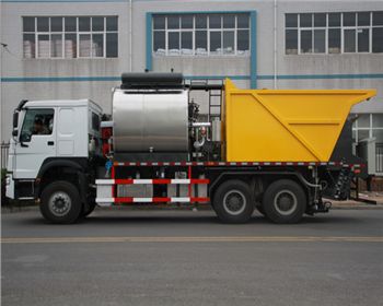河南同步碎石封層車的優勢解析